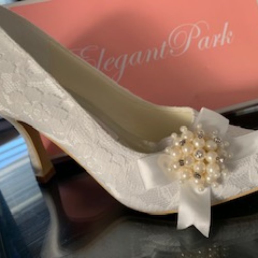 Classic Vintage Ivory Lace Wedding Shoes for bride